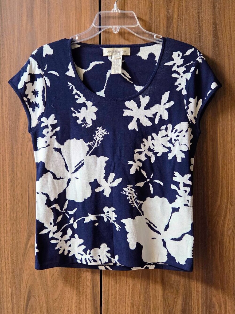 Jones New York sz M (S, 4, 6 6P) Knit Short Sleeve Floral Top Blouse Navy White